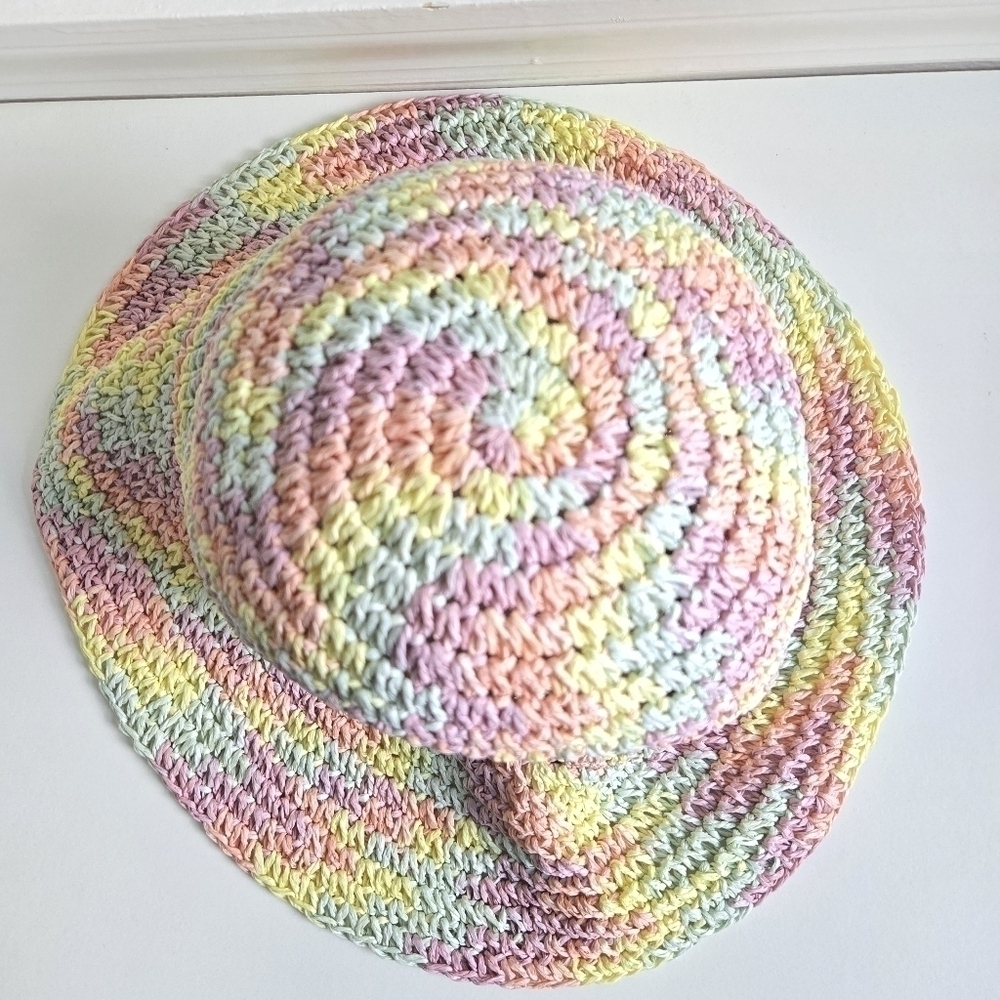 New Lele Sadoughi Raffia Rainbow Pastel Playa Bucket Hat - Picture 6 of 10